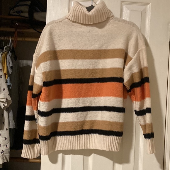 NWOT Turtleneck sweater - Picture 2 of 3